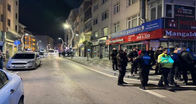  Bolu’da eğlence mekanı çıkışında 2 grup arasında kavga........