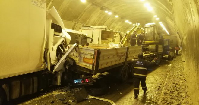 1 kişinin öldüğü, 30 kişinin yaralandığı kazada 8 aylık bebek hayati tehlikeyi atlattı