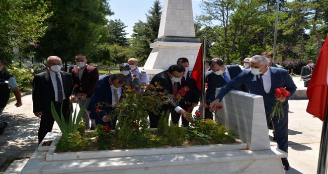 15 Temmuz Demokrasi ve Milli Birlik Günü Etkinlikleri kapsamında Garnizon Şehitliğinde program düzenlendi