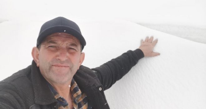 1600 rakımlı yaylaya çıkan muhtar, yaban hayvanları aç kalmasın diye yiyecek bıraktı