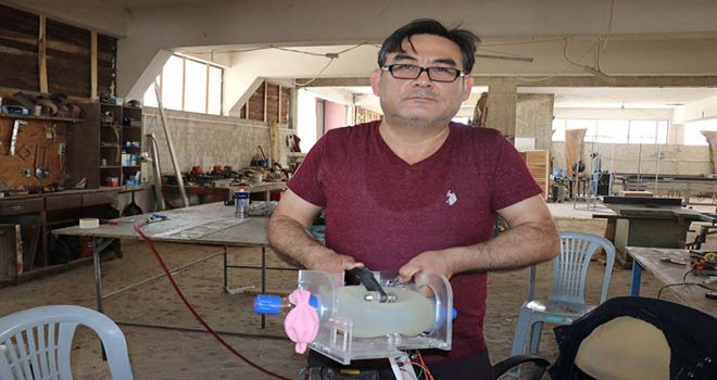 3 ay sabahlara kadar çalışarak taşınabilir solunum cihazı üretti