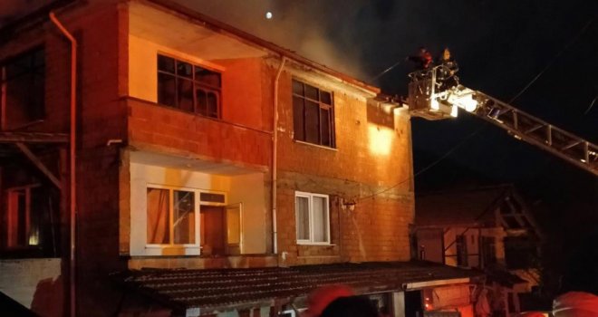 3 katlı binada yangın çıktı......