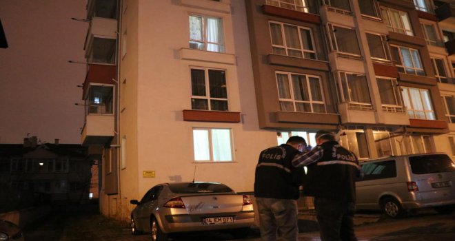 3. kattan otomobilin üzerine düşen kadın yaralandı