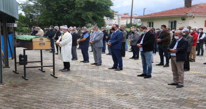 40 milyonluk servetini eğitime bağışlayan Ulvi Eker son yolculuğuna uğurlandı 