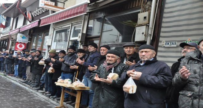 7 asırdır süren gelenekte depremzedeler için dua edildi