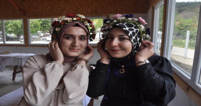 90 yıllık iğne oyası gelin tacı onarıldı: Değeri 30 bin TL