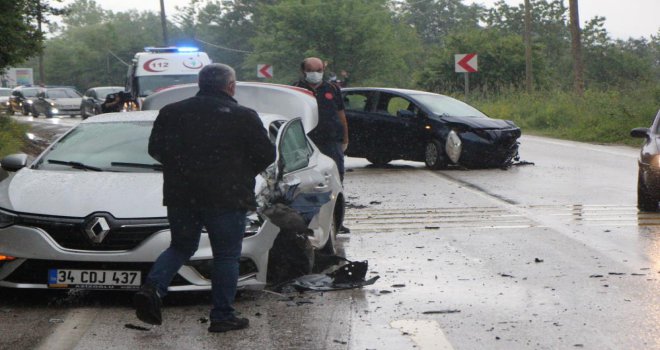 Abant tabiat parkı yolunda kaza: 9 yaralı