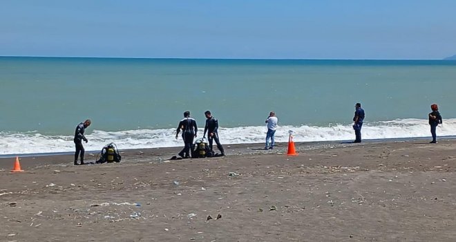 Akçakoca'da denize giren 16 yaşındaki çocuk kayboldu