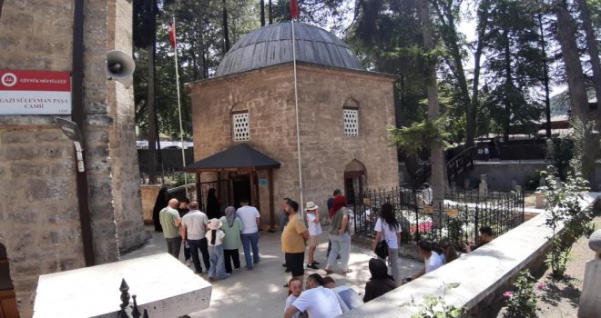 Akşemseddin Hazretleri Türbesine bayram tatilinde yoğun ilgi.......