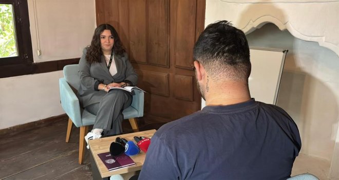 Alkol bağımlılığını yendi, şimdi diğer gençlere umut oluyor