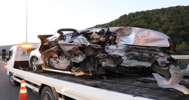 Anadolu Otoyolu’nda iki araç çarpıştı: 5 yaralı