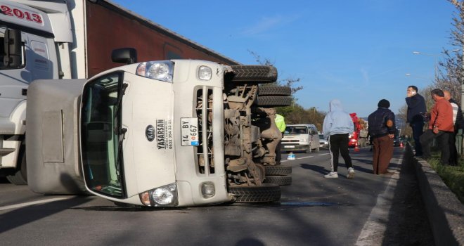 Araca çarpmamak için aniden frene basınca yan yattı: 1 yaralı..