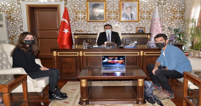 Ayvaz Elektromobil Projesi Ekip Temsilcilerinden Vali Ümit’e Ziyaret