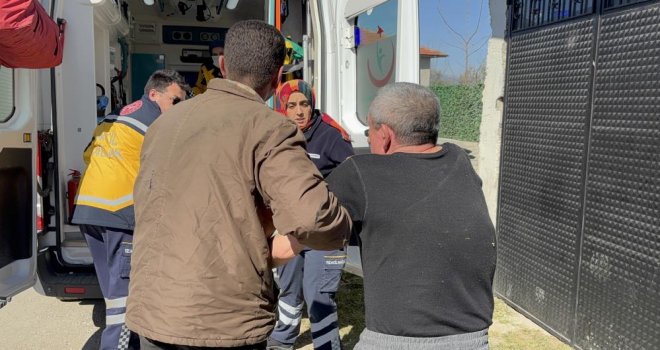 Baca yangını az kalsın evi yakıyordu: Muhtar dumandan etkilendi