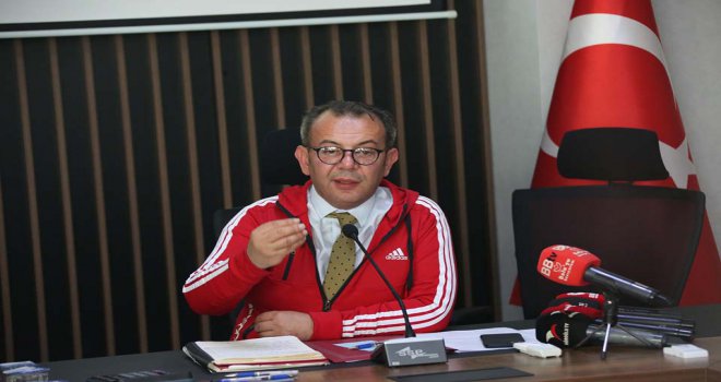 Başkan Özcan; ‘ En sonunda bana bu işi eşofmanlı Şevket Hoca gibi anlattırdılar’