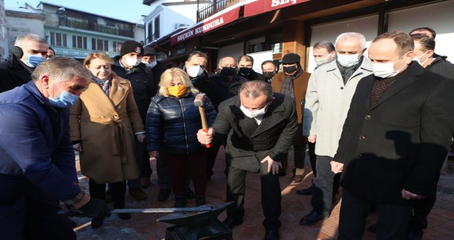 Başkan Özcan ‘Ahi Evran Yılı’ kutlamalarında örs üzerinde demir dövdü