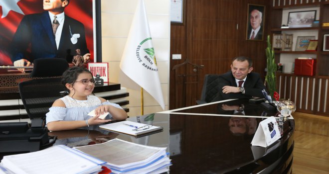 Başkan Özcan koltuğu Bilge Topuz’a devretti