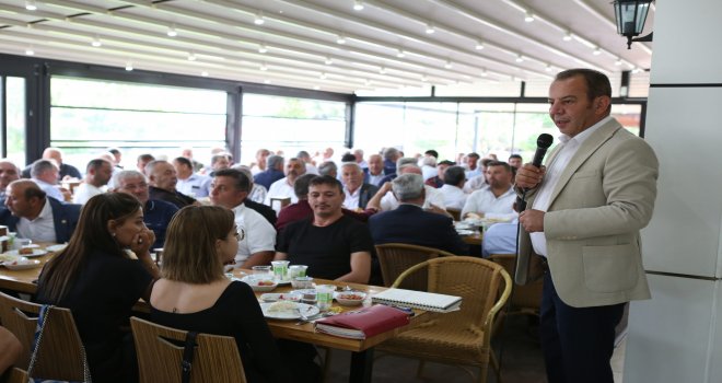 Başkan Özcan, merkeze bağlı mahalle ve köy muhtarlarıyla bir araya geldi
