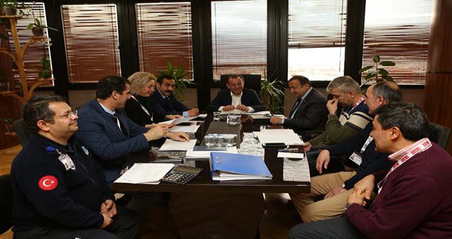 Başkan Özcan pazaryerindeki adaletsizliğe son verdi