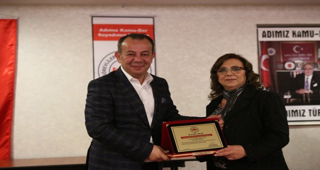 BAŞKAN ÖZCAN’A ‘YILIN BELEDİYE BAŞKANI’ ÖDÜLÜ