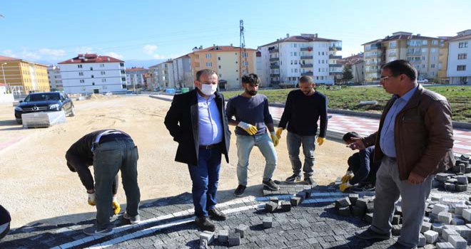 Başkan Özcan’dan Pazar mesaisi