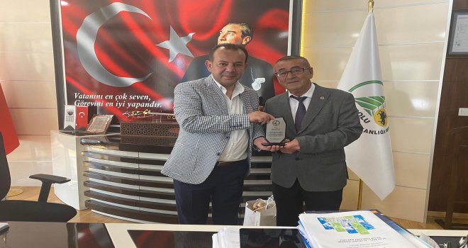 Başkan Tekemen, Bolu Belediye Başkanı Tanju Özcan’ı ziyaret etti