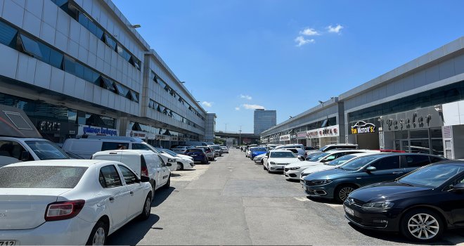 Bayram öncesi ikinci el otomobil piyasasında yaprak kıpırdamıyor