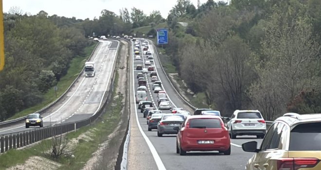 Bayram tatilcilerinin dönüş yolculuğu başladı: Gerede güzergahında uzun araç kuyrukları
