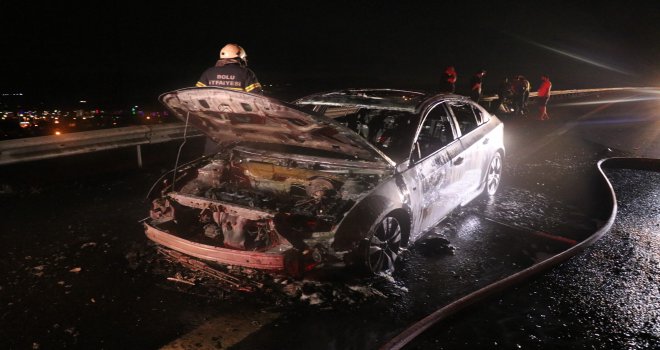 Bayram tatili için memleketlerine giden ailenin aracı TEM’de yandı