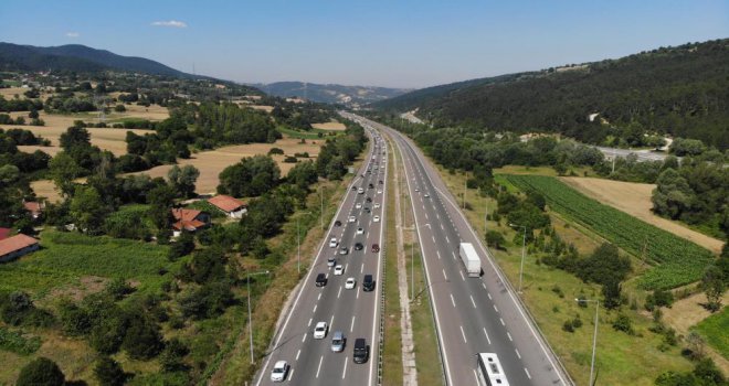Bayram trafiği yoğunluğu devam ediyor....
