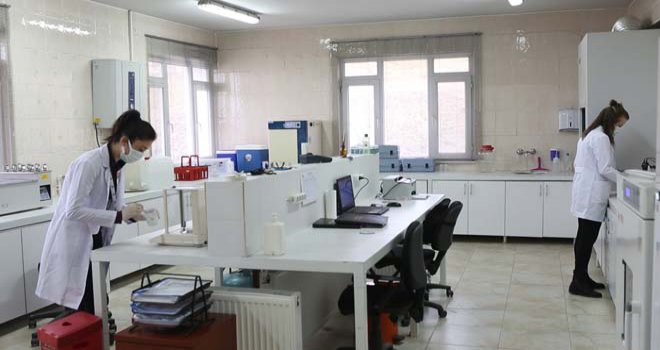 Bolu Belediyesi ekipleri temiz ve sağlıklı su için 7/24 görev yapıyor...