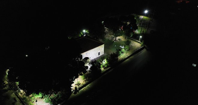 Bolu Belediyesi tarihi Cuma Camisini ışıklandırdı