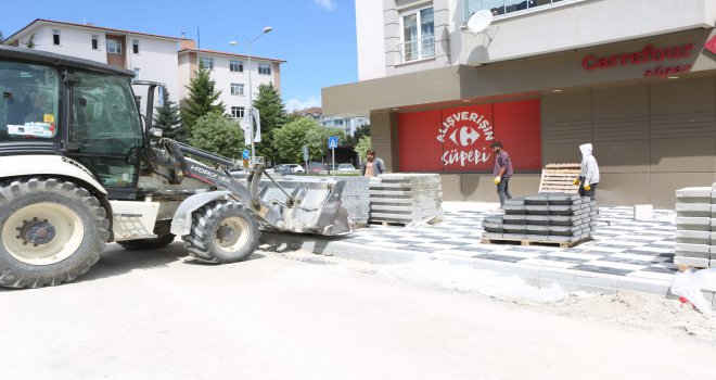 BOLU BELEDİYESİ YOL VE KALDIRIM ÇALIŞMALARINI SÜRDÜRÜYOR