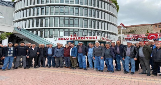 Bolu Belediyesi’nden emekli tazminatlarını alamayan işçiler eylem yaptı