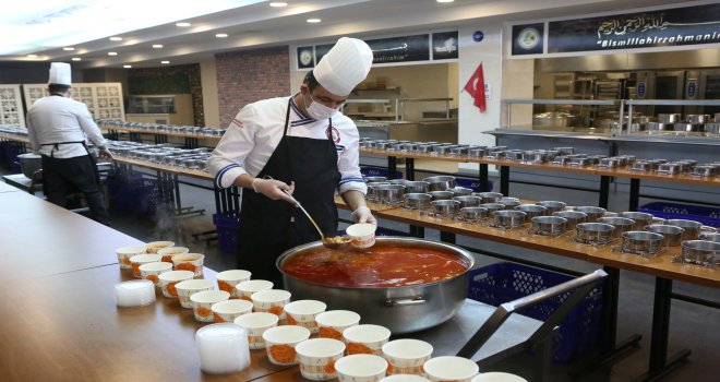 Bolu Belediyesi’nden karantinadaki vatandaşlara her gün sıcak yemek