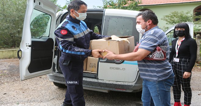Bolu Belediyesi’nden okullara dezenfektan, maske ve kırtasiye malzemesi