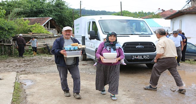 Bolu Belediyesi’nden selzedelere yemek ikramı