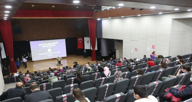 Bolu Belediyesi’nden uzaktan eğitime dev destek! 1500 öğrenci tablet ve internet paketlerini teslim almaya başladı