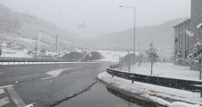 Bolu Dağı geçişinde kar etkisini artırdı……