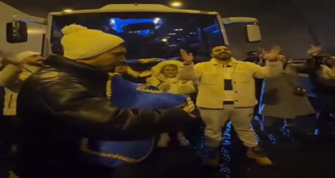 Bolu Dağı Tüneli’nde duran trafikte horon teptiler