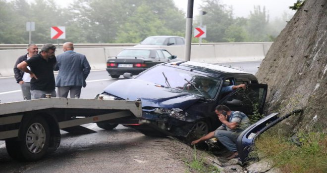 Bolu Dağı’nda otomobil şarampole uçtu: 2 yaralı