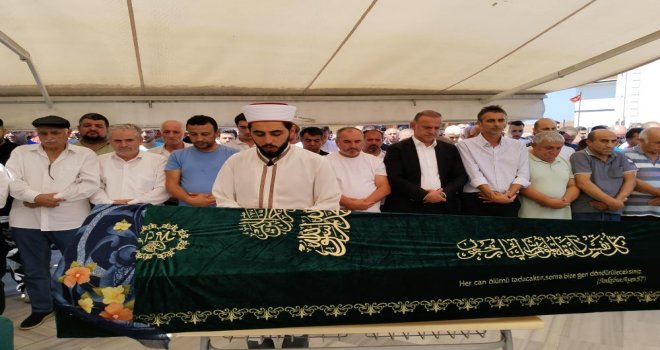 Bolu Dağı'nda trafik kazasında hayatını kaybeden 3 kişi defnedildi