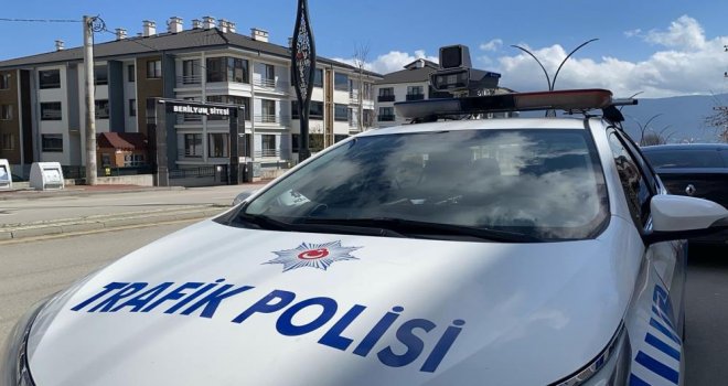 Bolu sokaklarında ‘Trafidar’ mesaisi: Aşırı hız yapanlar yandı