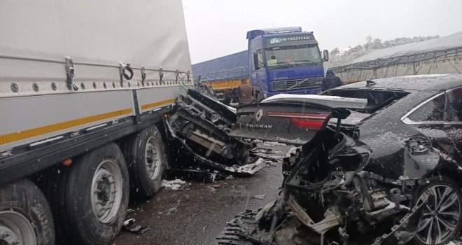 Bolu TEM'de feci kaza: 58 araç karıştı, 10 kişi yaralandı