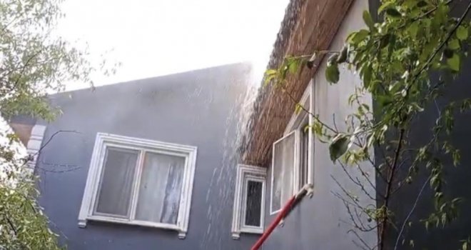 Bolu’da 2 katlı evin çatı katında yangın çıktı.........