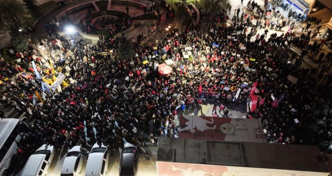 Bolu'da 2 şahıs, ‘Cumhurbaşkanına hakaret' suçundan tutuklandı