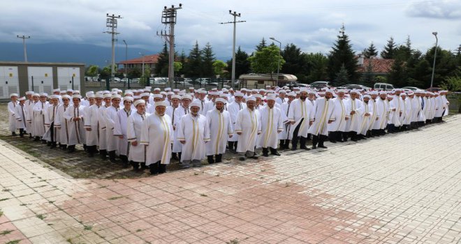 Bolu’da, 285 genç hafız törenle icazetlerini aldı
