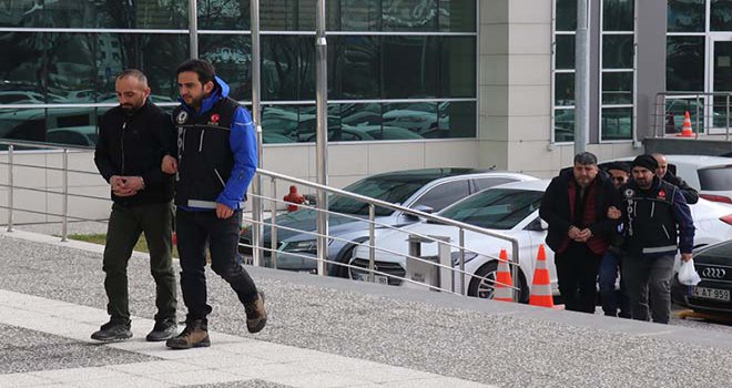 Bolu’da 303 gram kokainle yakalanan 2 kişi adliyeye sevk edildi