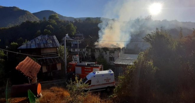 Bolu'da ahşap evde çıkan yangında yaşlı çift hayatını kaybetti...