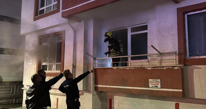 Bolu’da apartman dairesinde korkutan yangın: Evin kedisi telef oldu